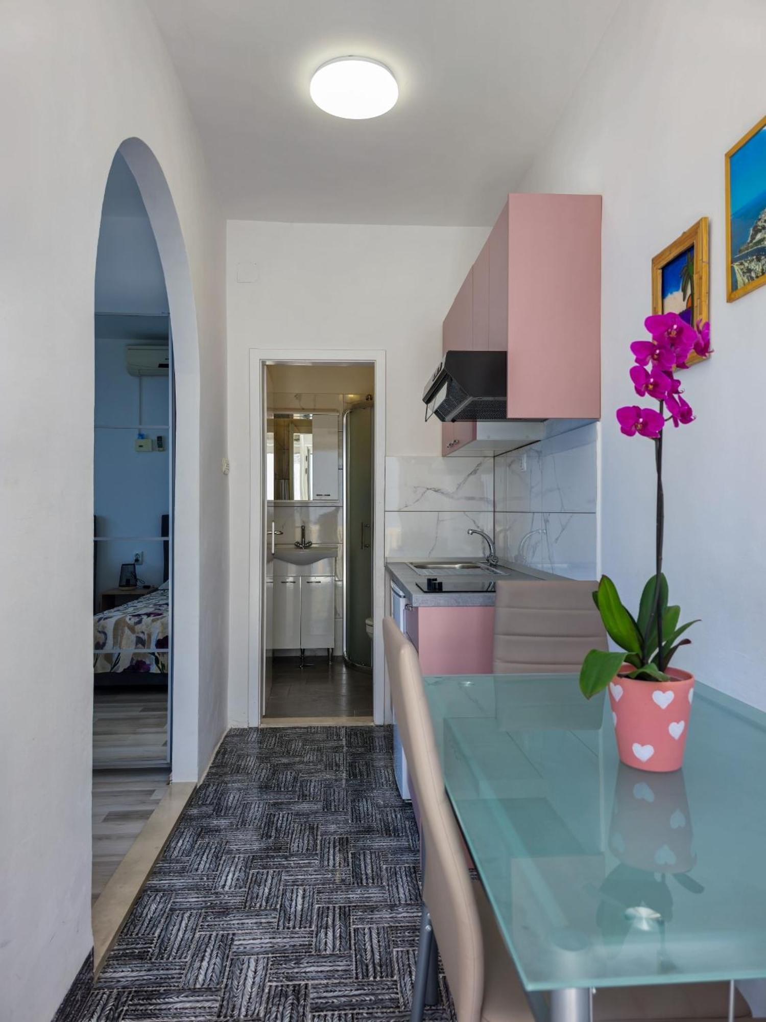 Apartments Neda Omiš Стая снимка