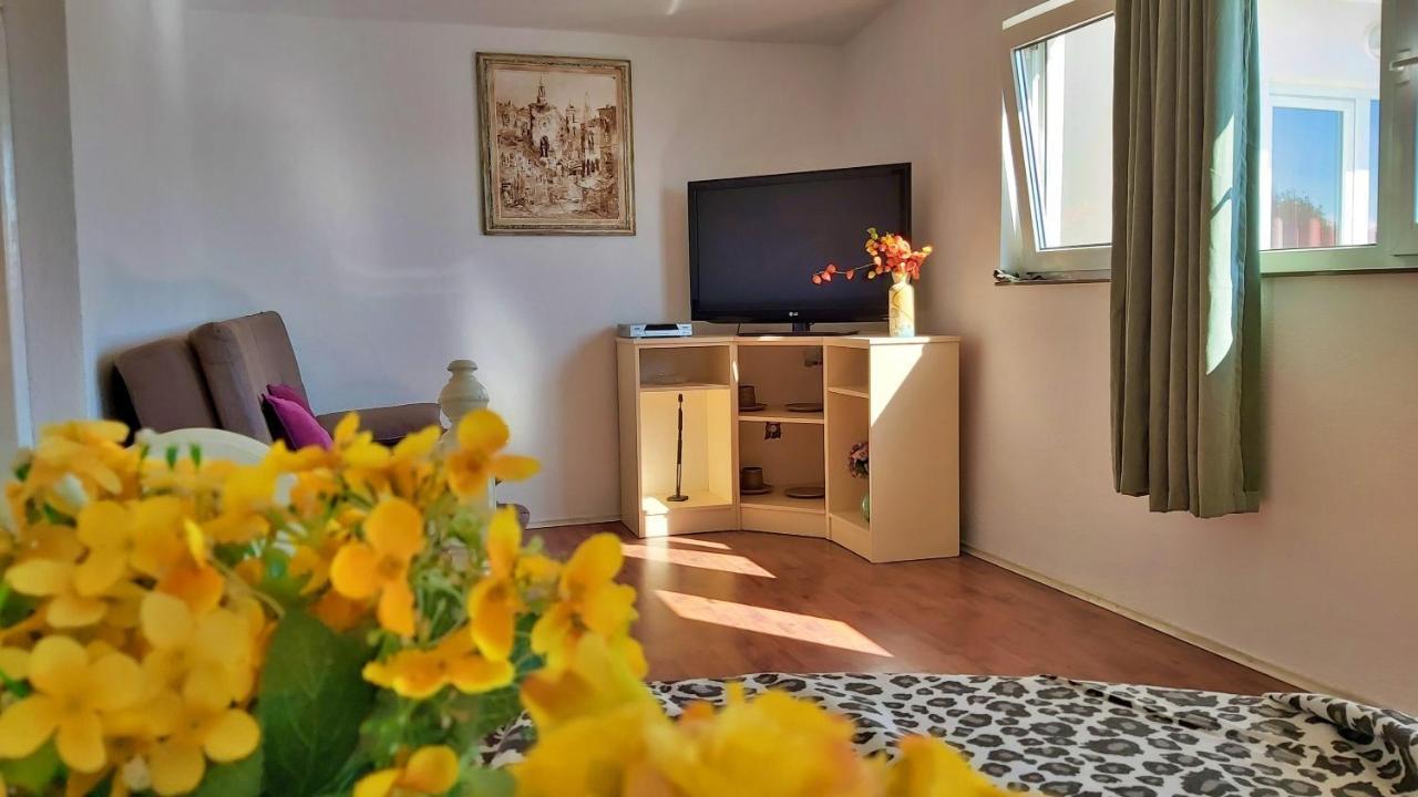 Apartments Neda Omiš Екстериор снимка